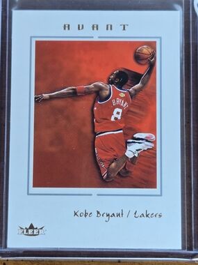 Kobe Bryant 2003-04 Fleer Avant - #5 Red And White Trading Card